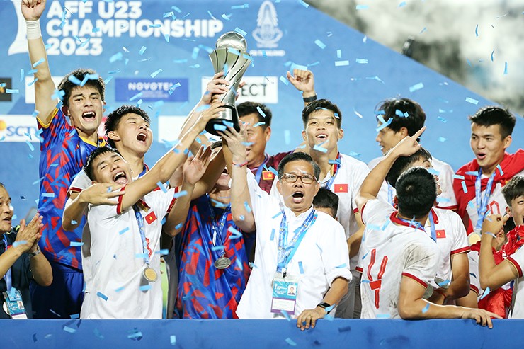 Danh sách U23 Việt Nam dự U23 châu Á: Trò cưng Võ Minh Trọng của HLV Troussier bị loại