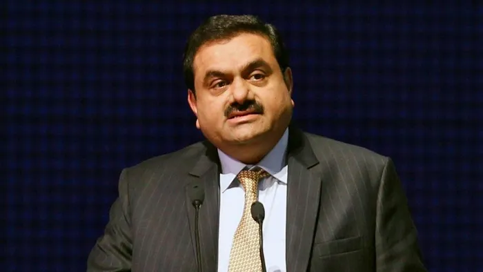 Từ khi đi học, Gautam Adani đã nhen nhóm giấc mơ xây dựng một công trình lớn. Adani quyết định bỏ học giữa chừng vào năm thứ hai và bắt chuyến tàu tới thành phố Mumbai với chút tiền trong túi. Ảnh: CNBC