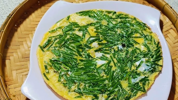 Trứng rán lá hẹ