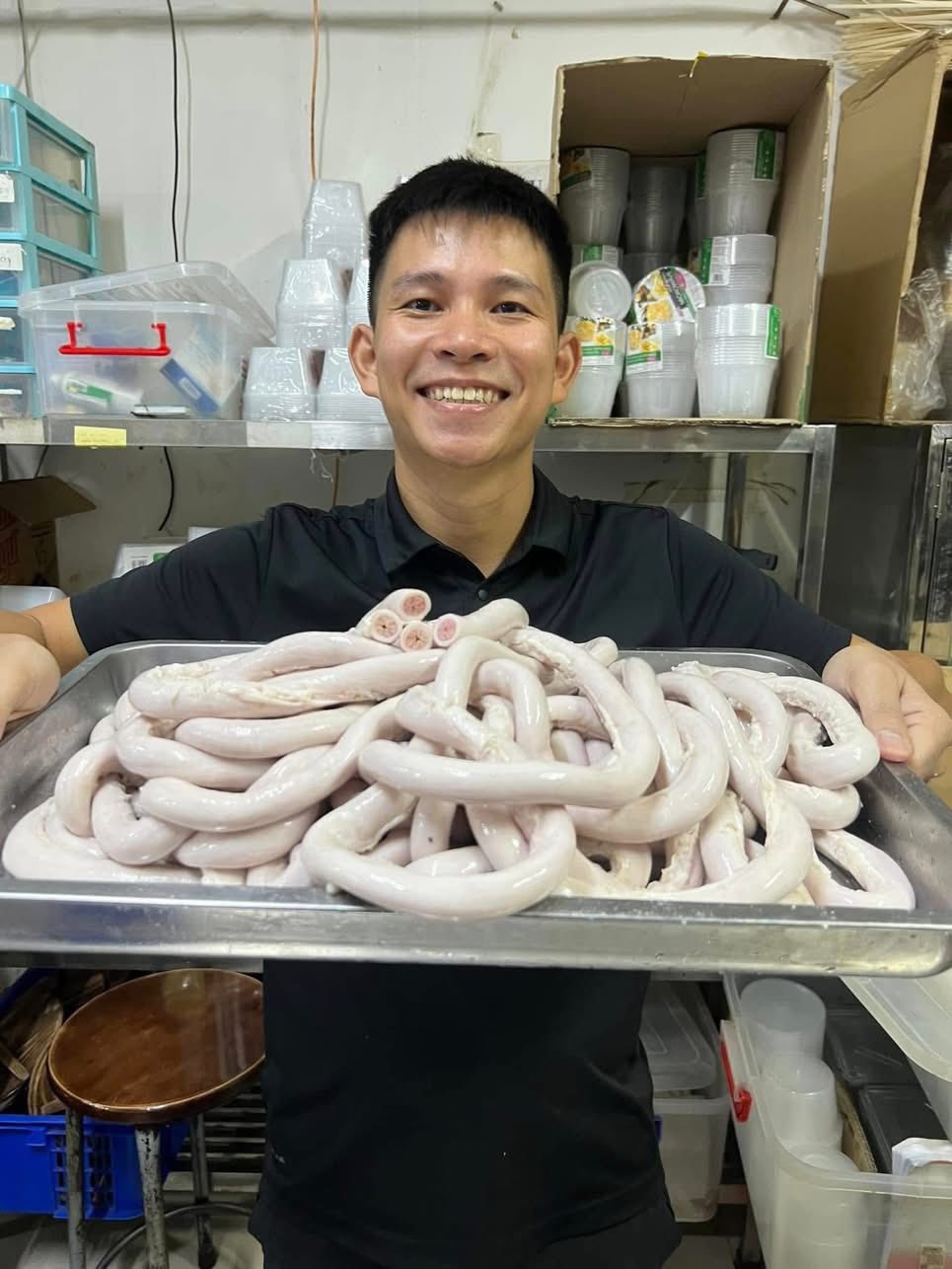 Có thể là hình ảnh về 1 người